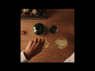 Here’s to all the lefties out there and here’s a bartender with two left hands internationallefthandersday