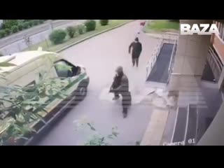 Это видео с камер наблюдения на отделении сбербанка в красноярске вооружённые преступники