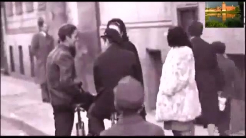 Немки отдаются за кусок хлеба союзным солдатам, 1945 г