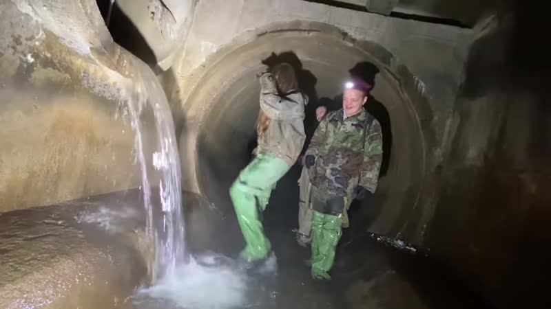 [супер сус] затащил красавицу в канализацию !!