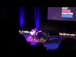 Lorde run away with me (carly rae jepsen cover) (live @ «the ally coalition», нью йорк, 24 января)