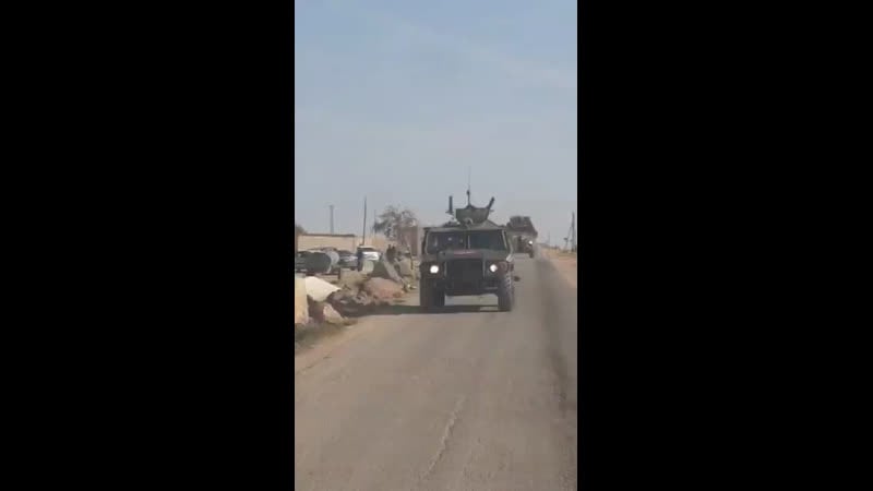 Сирия мирные жители закидывают камнями военную полицию рф