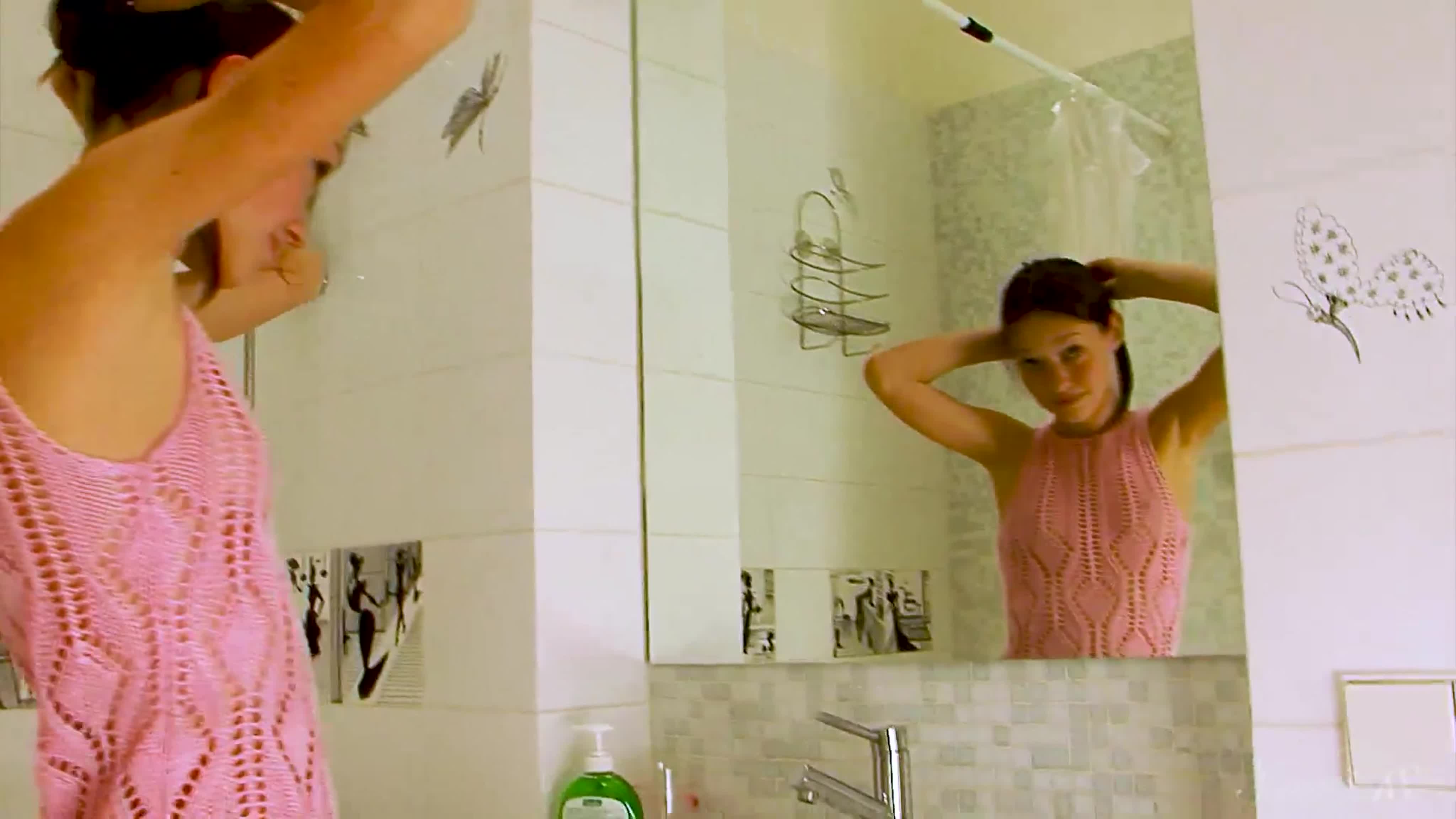 2021 01 04 alexandra c alexandra taking a shower