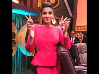 Raveena tandon on instagram “#sabsebadakalakar #timetodothedisco #boman #arshadwarsi #funtime #waitingtime”