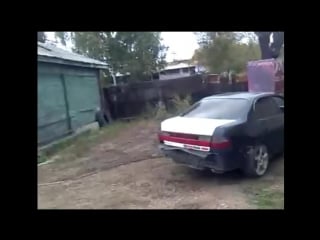 Мальчик разбил машину отца