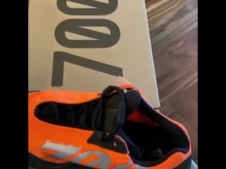 Распакоа yeezy boost 700 mnvn orange🍊