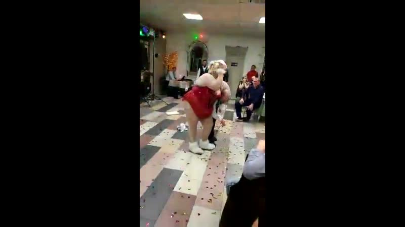 Снегурочку заказывали? 😆