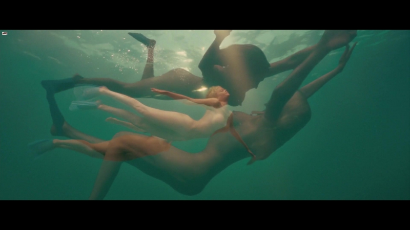 Kelly brook nude piranha 3d (2010) hd 1080p