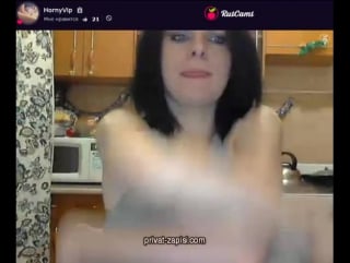 Камеру лючи, потом дам! худая прошмандоа дрочит свою дырку (записи приватов runetki, bongacams, ruscams)