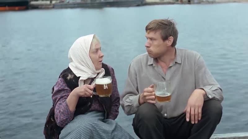 Фильм "любовь и голуби", сцена на причале