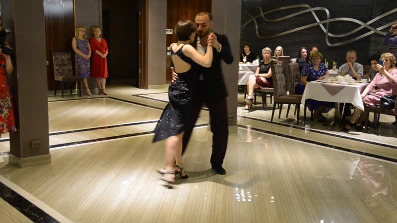 Джиджио джованни и лучия el ultimo cafe