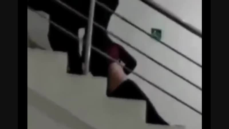 Охранники тц в новороссийске за волосы протащили девочку по лестнице и сломали ей позвонок