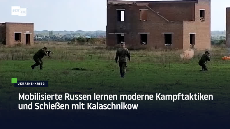 Mobilisierte russen lernen moderne kampftaktiken und schiessen mit kalaschnikow