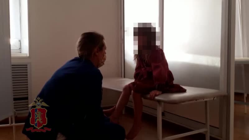 Под красноярском семилетняя девочка отправилась искать потерянную цепочку и пропала