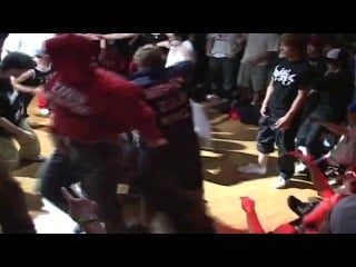 Bboy tyquan of mighty zulu kingz finished his fresh move in anger |