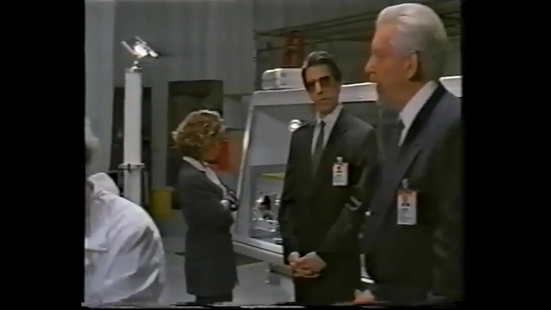 Кукловоды / the puppet masters (1994) перевод леонид володарский