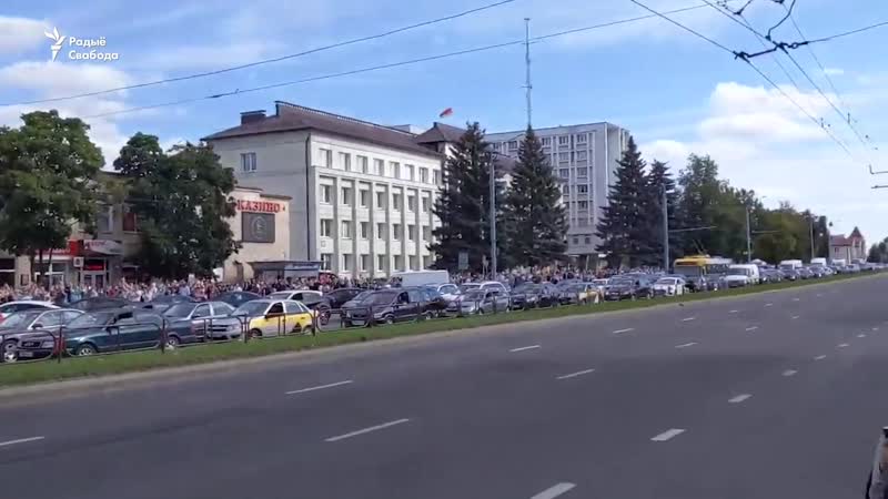 Бастующие рабочие возглавили многотысячное шествие в гродно (2)