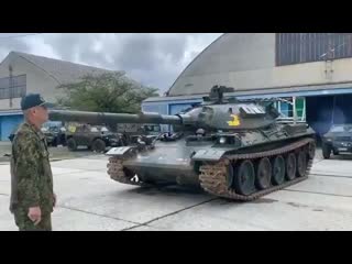 Type 74 демонстрирует свою гидропневматическую подвеску