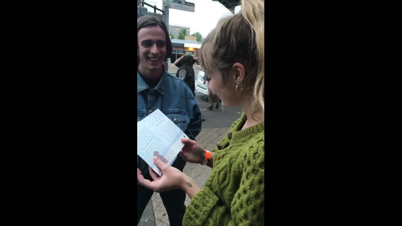 Alexandra savior on @gare instagram