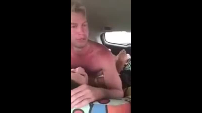 Кореш трахает шлюху в такси ))