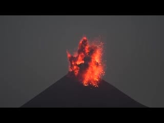 Krakatau volcano volcanic lightning two months before 2018 tsunami