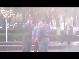 Вырубил двоих ментов двумя ударами