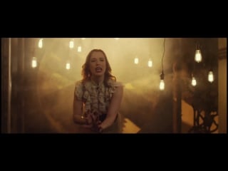 Lindsey stirling feat lzzy hale shatter me