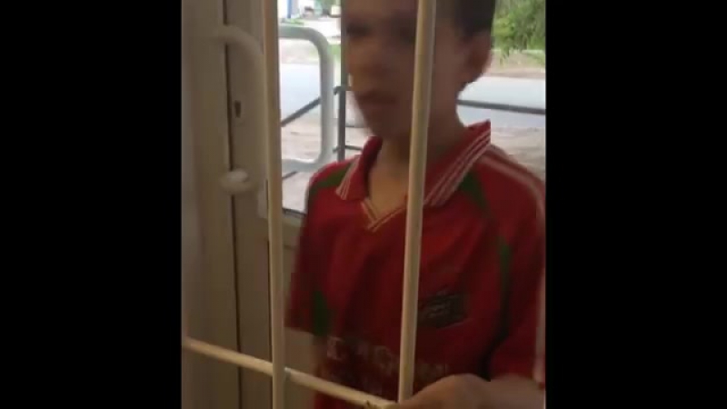 Мальчик в ломбарде хочет обменять спичку на 1000 рублей