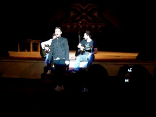 Дима монатик и аркаша пришел на помощь с гитарой)