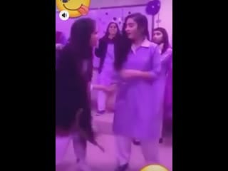 Girls apni frnd ko tag krn(360p) mp4