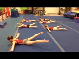 Тренироа гимнасток