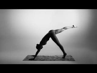 A yoga flow with instagram's nude yoga girl (2016)