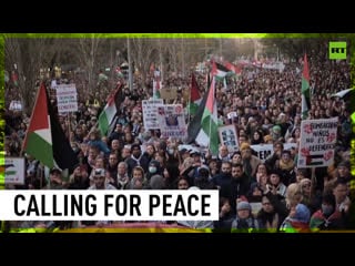 Thousands chant anti israel slogans in barcelona rally