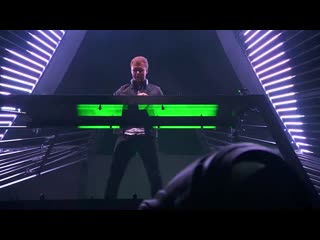 Armin van buuren avian grays feat jordan shaw something real (live at pinkpop 2019)