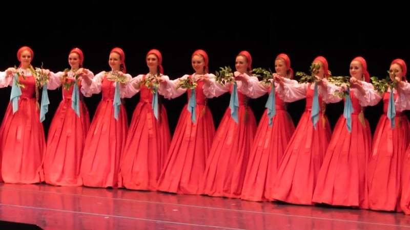 Как русские делают это! иностранцев шокировал русский танец берёзка