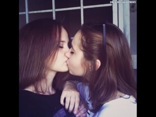 [vip pron 18+] усненькая девочка хочет, чтобы ты её оценил, попа пока киска пися 17 18 лет мокрая молодые