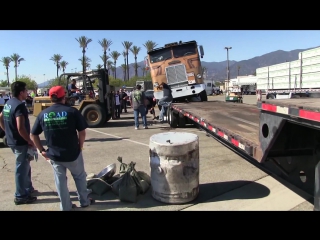 White freightliner hard loading