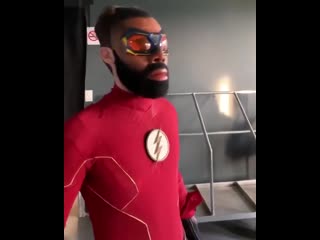 Crisis on infinite earths behind the scenes