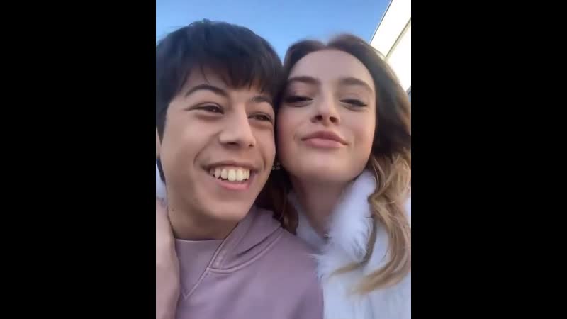 Мелис сезен и альп акар на съемочной площадке