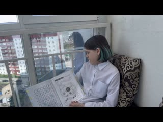 Men uning mushukiga kirib, uni yaladim.