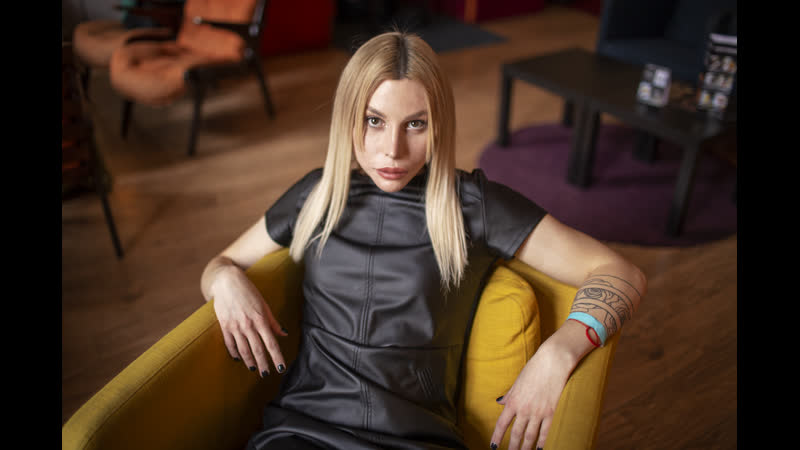 Трансгендер об эскорте, "пластике" и мужчинах