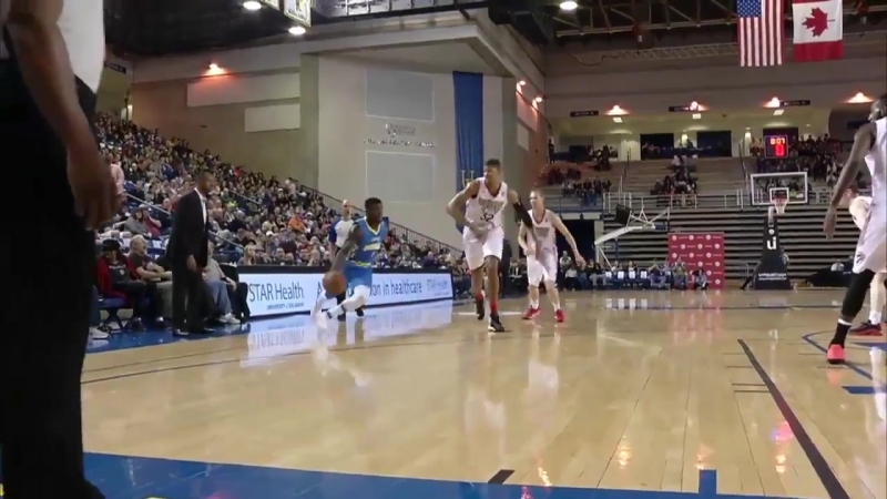 Нэйт робинсон пролез между ног соперника