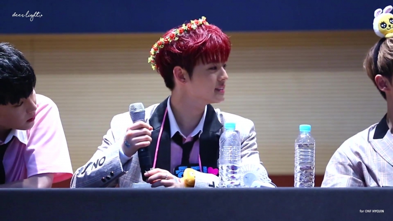 170806 • 1st mini album 'on/off' first (youngpoong bookstore gangnam station) • hyojin