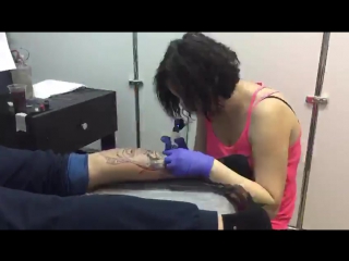 Пчёлка трудится