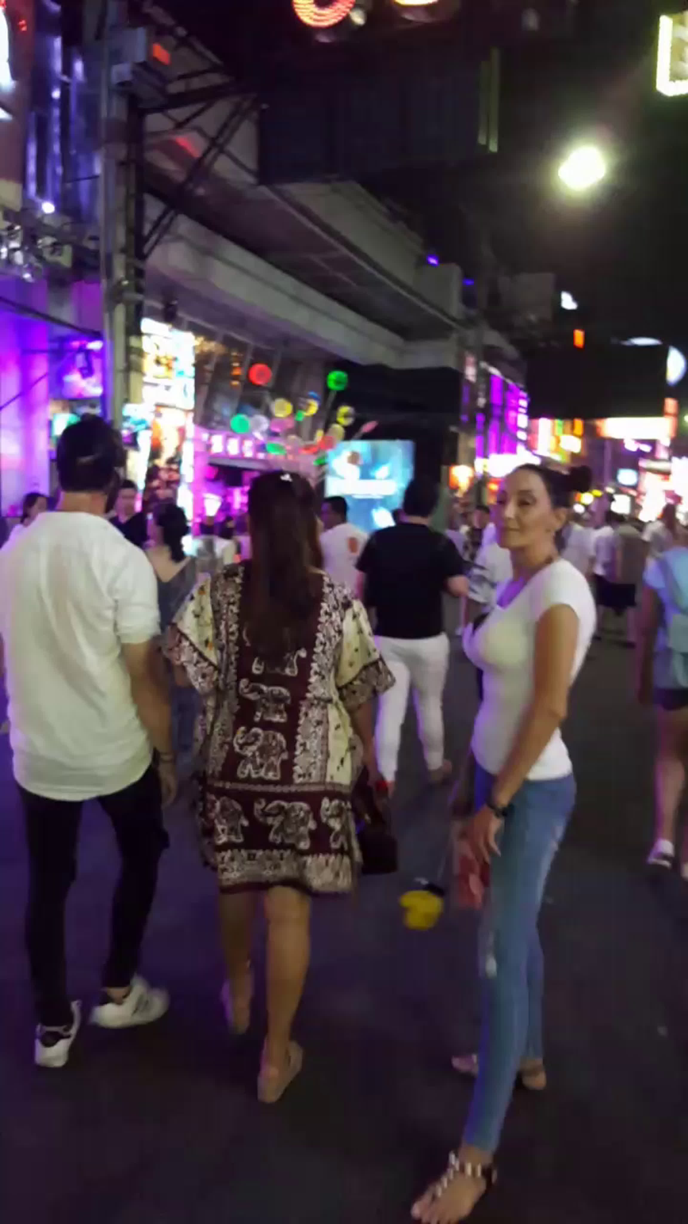 Pattaya walking street Порно видео @ Porn4 TV