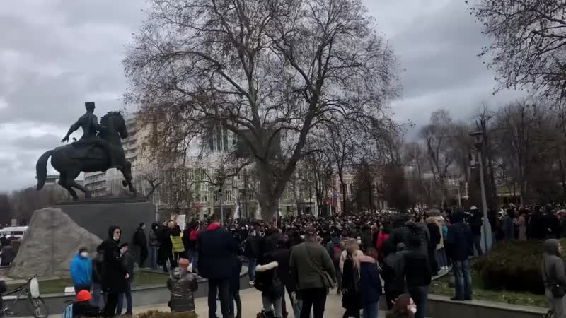 Краснодар скандируют "аквадискотека" то тут то там провокаторы 🤡