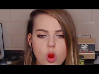 Клубничка от развратной алины рин / твои блогерши