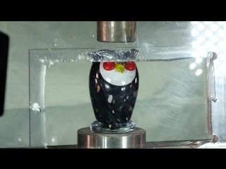 Super slow motion crushing art glass with hydraulic press