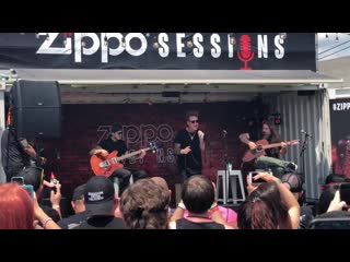 #paparoach jacoby shaddix and mark morton perform sworn apart