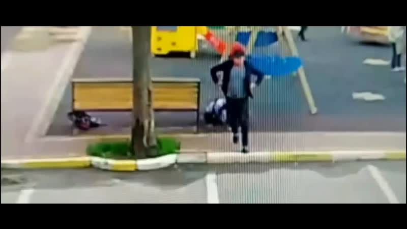 Молодыедевушку на глазах детей из за ревности раменское